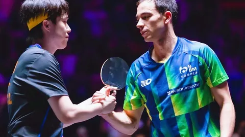 京城媒体羽球对决，2025 VICTOR赛事完美收官。